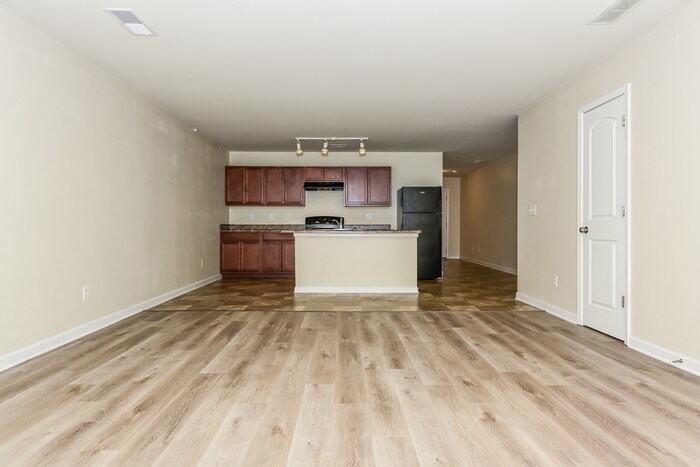 Building Photo - 1305 Forsythia Wy