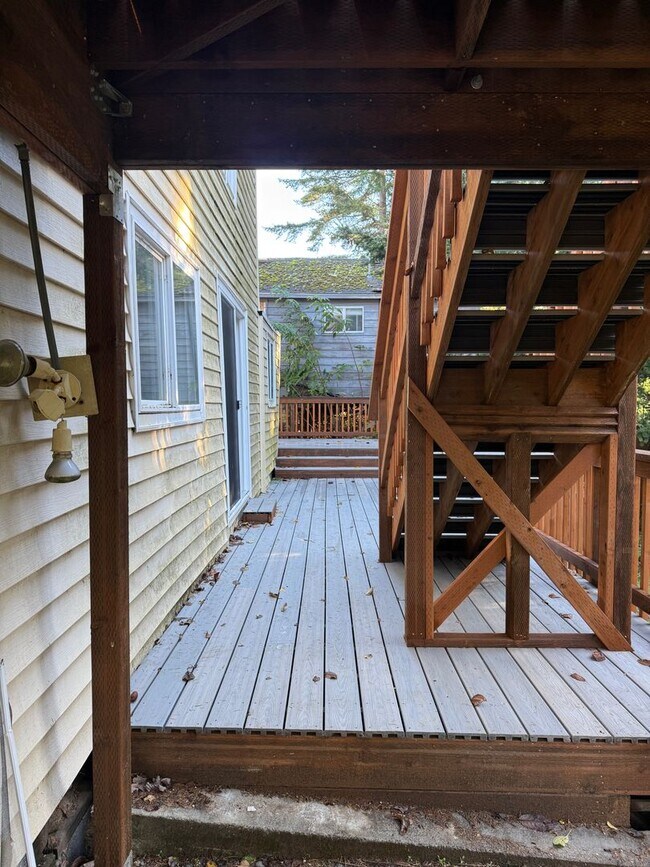 Building Photo - 1431 Central Ave