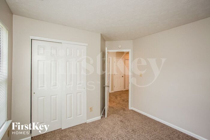 Building Photo - 5043 W 57th St