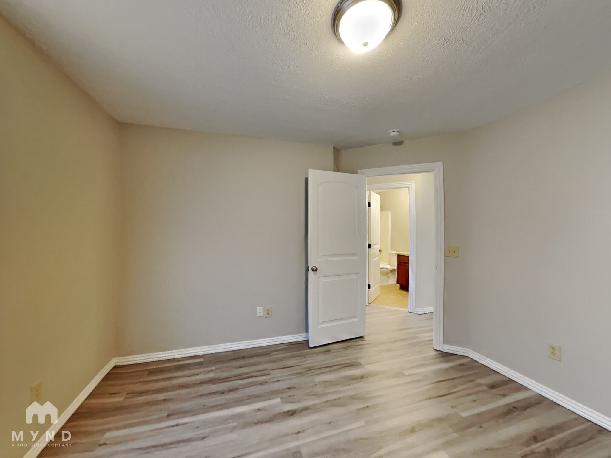 Building Photo - 111 N Peach Brook