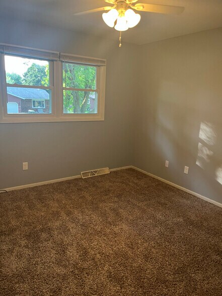 Building Photo - 105 Georgiana Cir