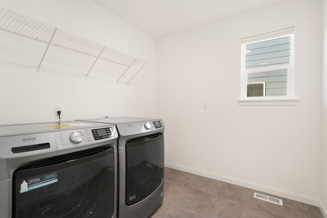 Building Photo - Newer Construction