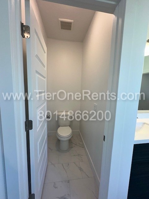 Building Photo - This property offers a NO DEPOSIT option a...