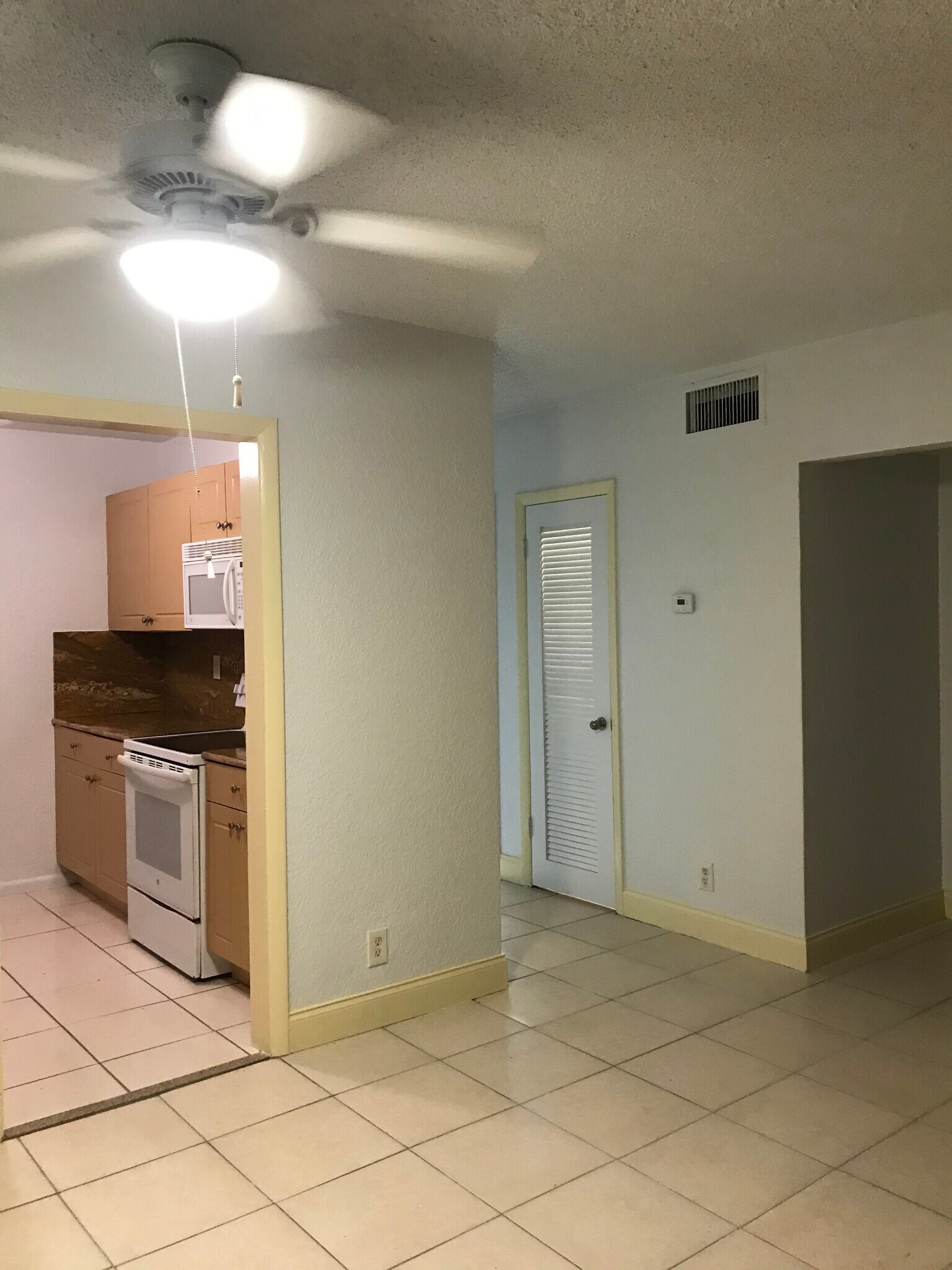 Building Photo - 760 SE 2nd Ave