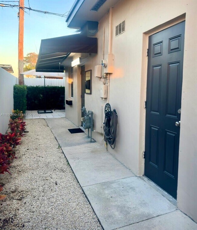 Primary Photo - 11611 NW 57th Ct