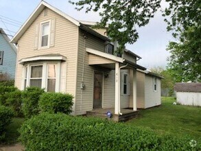 Building Photo - 2 Bedroom NE Canton Home for Rent