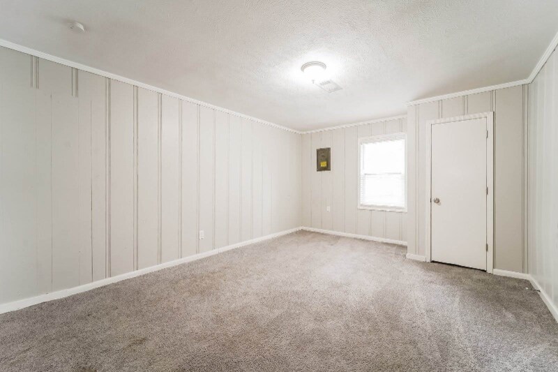 Building Photo - 2658 Brookwood Dr