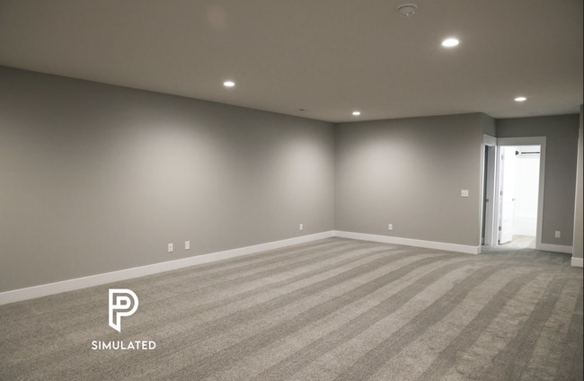 Building Photo - Luxury Townhome