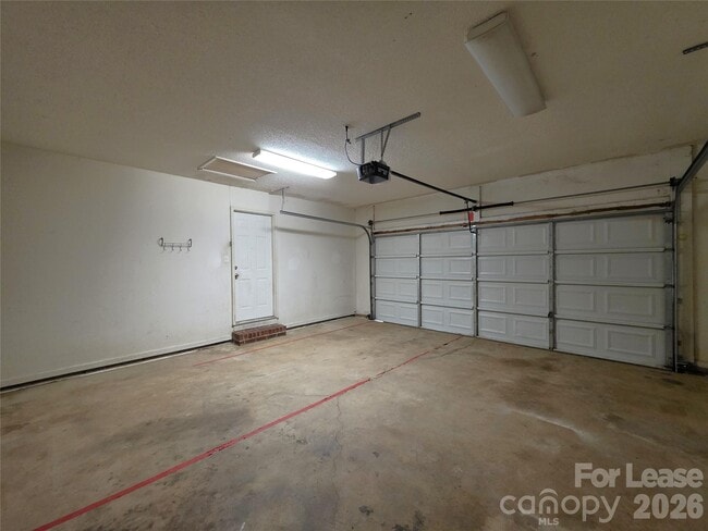 Building Photo - 1225 Beard St