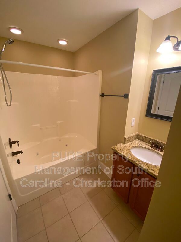 Building Photo - 2924 Emma Ln