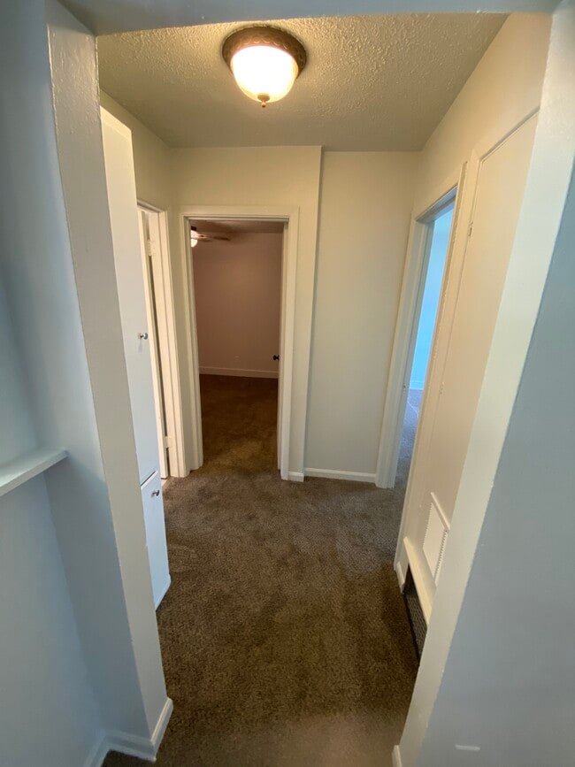 Building Photo - 3379 SW Clare Ave