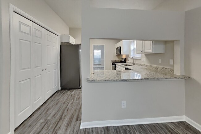 Building Photo - 16423 Concord Falls Ln