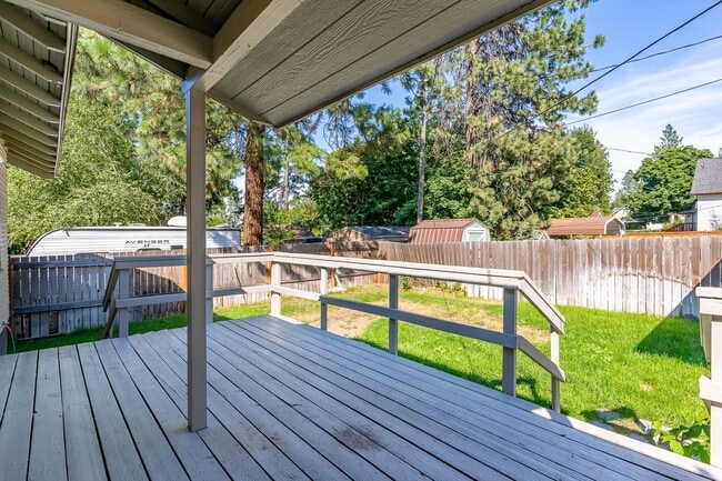 Building Photo - Charming 5-Bedroom South Hill Home Near Manito Par