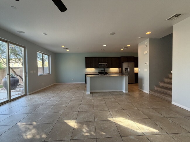 Building Photo - 4 BED 2.5 BATH 2 CAR GARAGE SINGLE FAMILY HOME W/ FULLY LANDSCAPED BACKYARD. THIS WAS FORMER MODE...