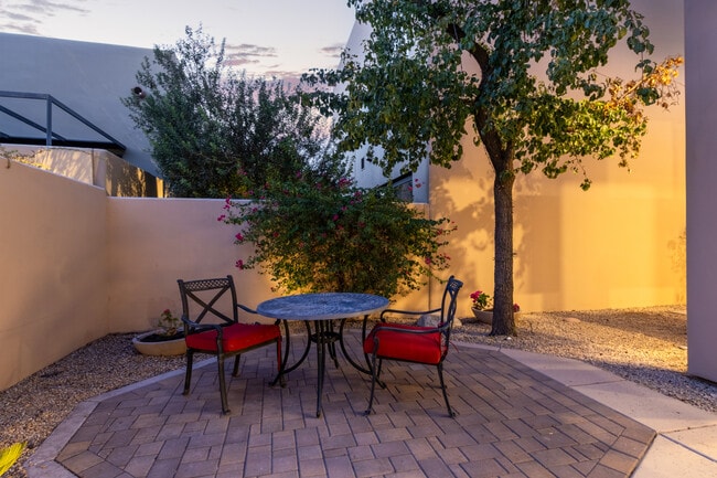 Building Photo - 6711 E Camelback Rd