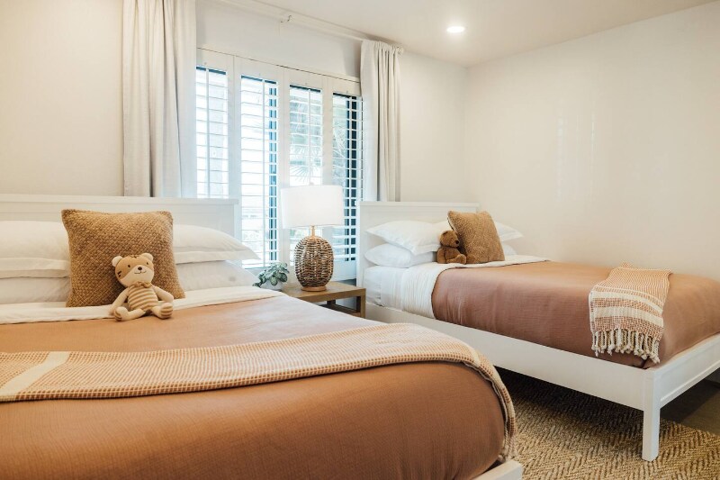 Building Photo - 4816 Refugio Ave