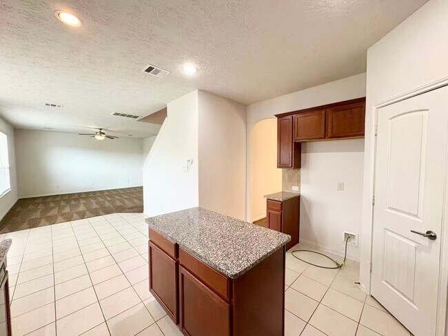 Building Photo - Water-deck 4 beds rental home in Missouri ...