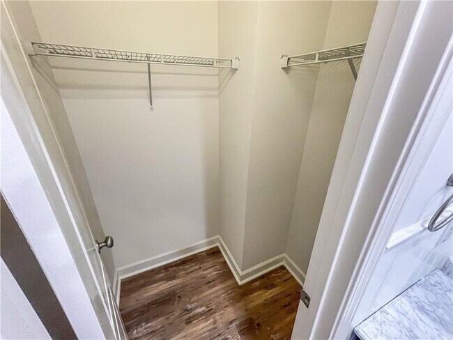 Building Photo - 4450 Wooded Oaks NW