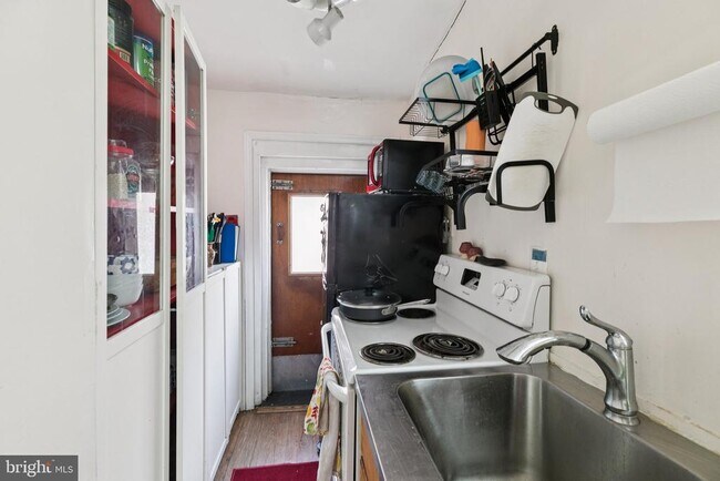 Building Photo - 1333 Pine St