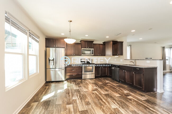 Building Photo - 370 Inlet Pl Dr