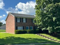 Building Photo - 165 Landings Dr