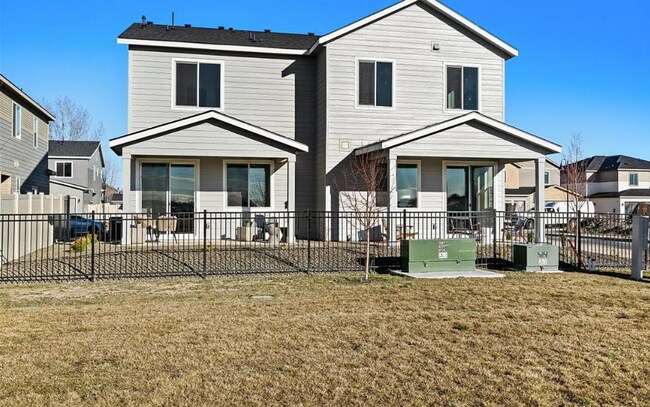 Building Photo - BRAND NEW Spacious 3 Bed 2.5 Bath + Office Townhouse