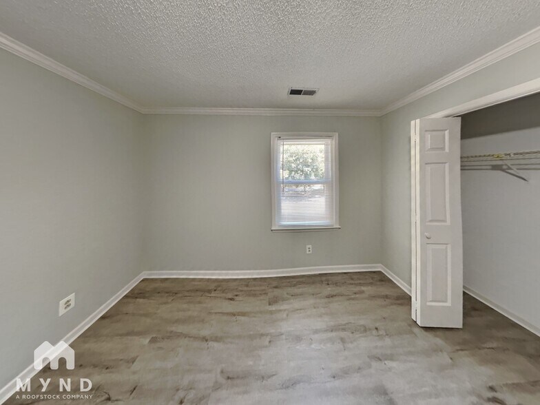 Building Photo - 17112 McKee Rd