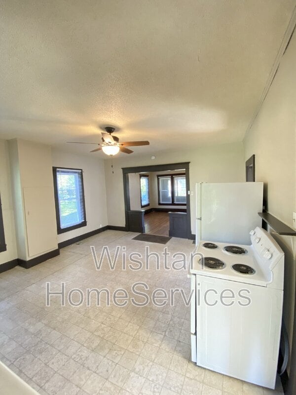 Building Photo - 814 Macomb St