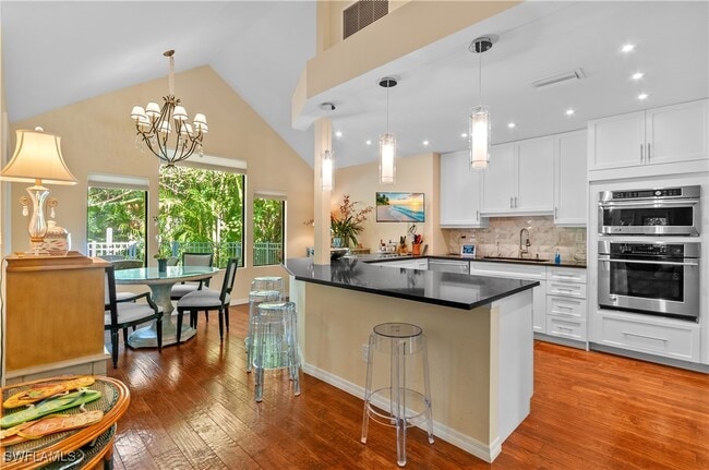 Building Photo - 1313 Solana Rd