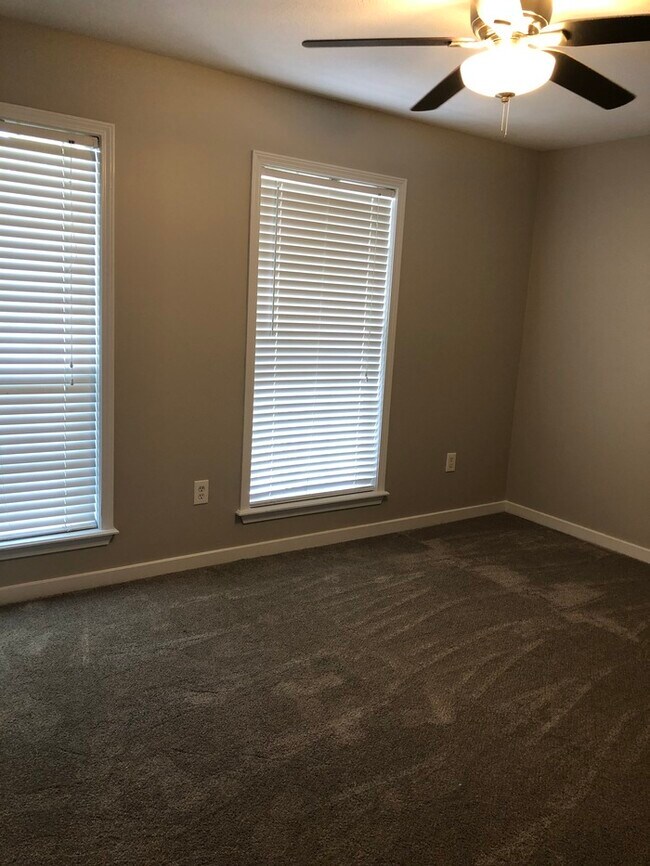 Building Photo - Beautiful Home for Lease!
