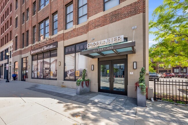 Building Photo - 121 Portland St