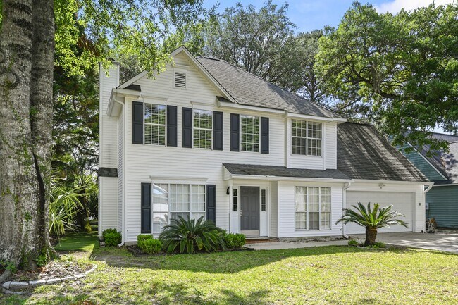 Building Photo - 1382 Center Lake Dr