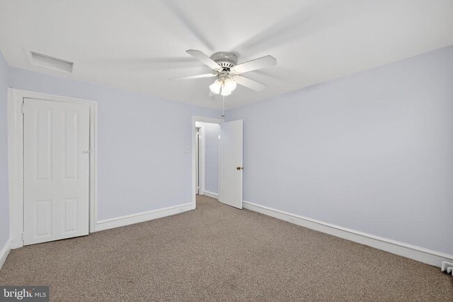 Building Photo - 354 E 6th Ave