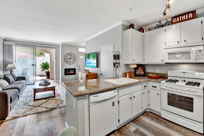 Building Photo - 13133 Le Parc