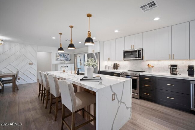 Building Photo - 8314 E Mariposa Dr