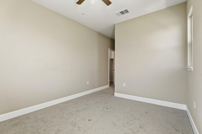 Building Photo - 1818 Tarragon Dr