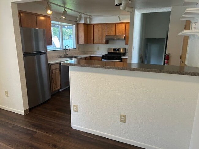 Building Photo - 2262 square foot 4/2.5/2 home