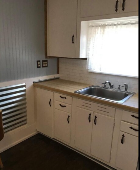 kitchen - 206 N Main St