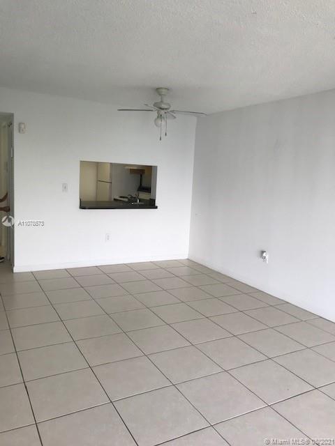 Building Photo - 9360 Fontainebleau Blvd