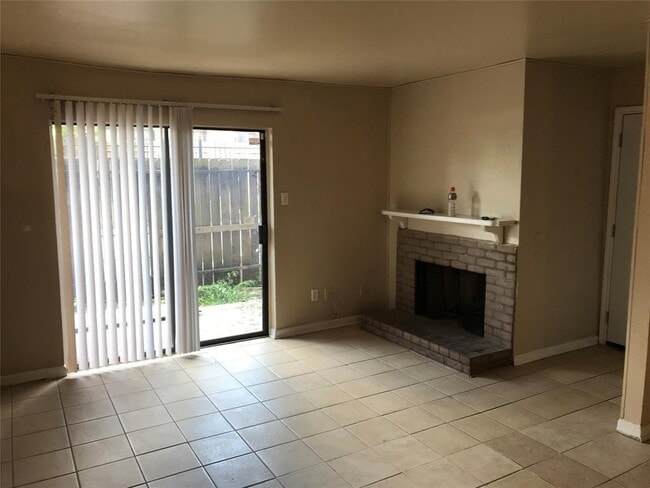 Building Photo - 9090 S Braeswood Blvd