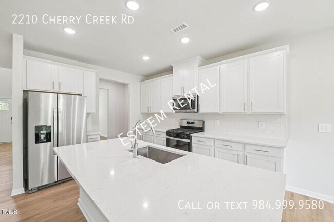 Building Photo - 2210 Cherry Crk Rd