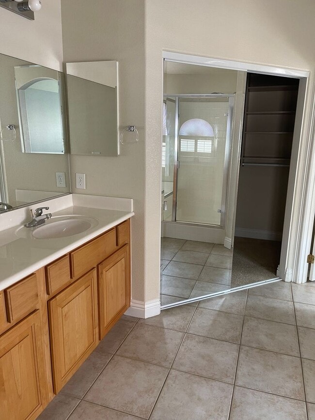 Building Photo - Stunning Single-Story Home with Spa in Gated Community!