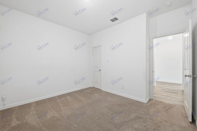 Building Photo - 2528 Starwater Dr