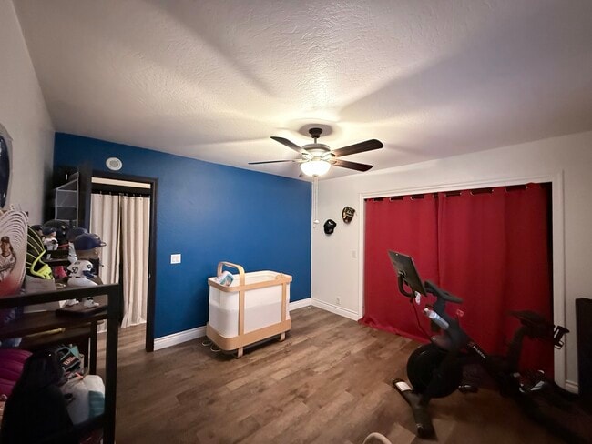 Building Photo - 27464 Meadow Dr