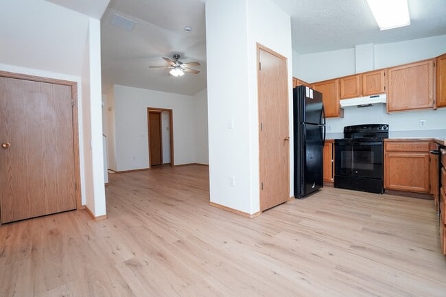 Building Photo - 231 N Paradise Ave