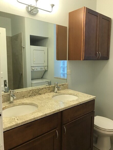 Building Photo - 1322 W Eddy St