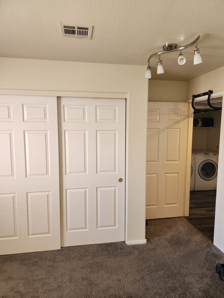 Building Photo - 2233 James Bilbray Dr