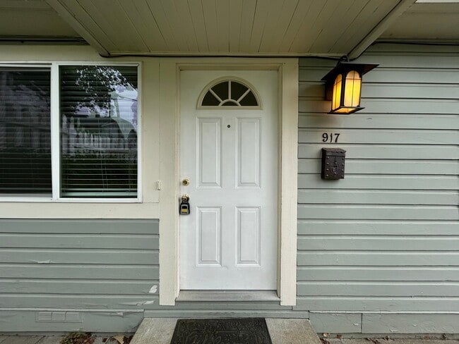 Building Photo - Tranquil 1 Bed, 1 Bath House!