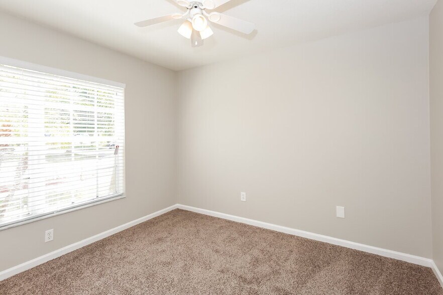 Building Photo - 10302 Soaring Eagle Dr