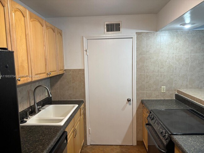 Building Photo - 2319 N Congress Ave